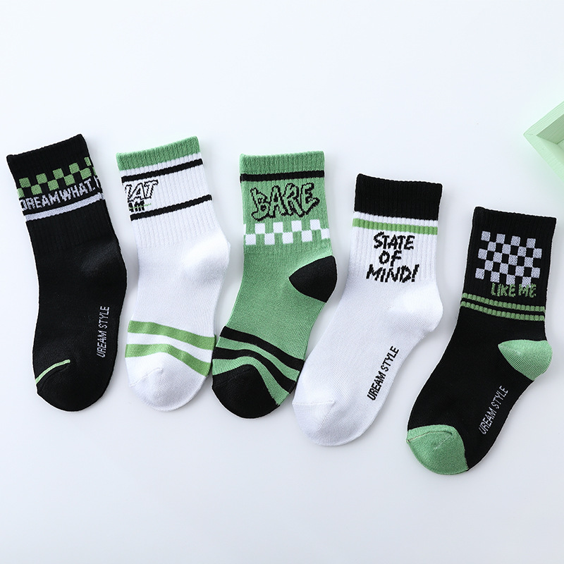 秋冬季新款字母儿童潮袜 潮范儿童中筒袜 个性男童宝宝袜厂家批发|ms