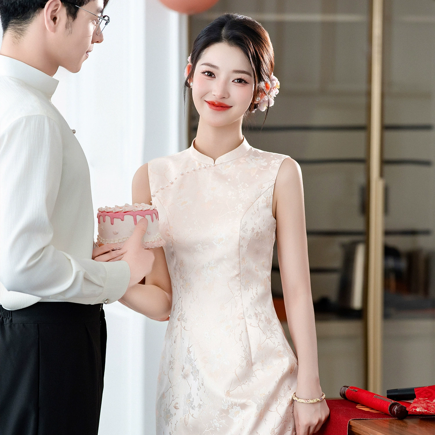 Розовое обручальное платье-чонсам 2025, новое платье для тоста, платье для невесты миниатюрного размера, домашнее свадебное платье для женщин