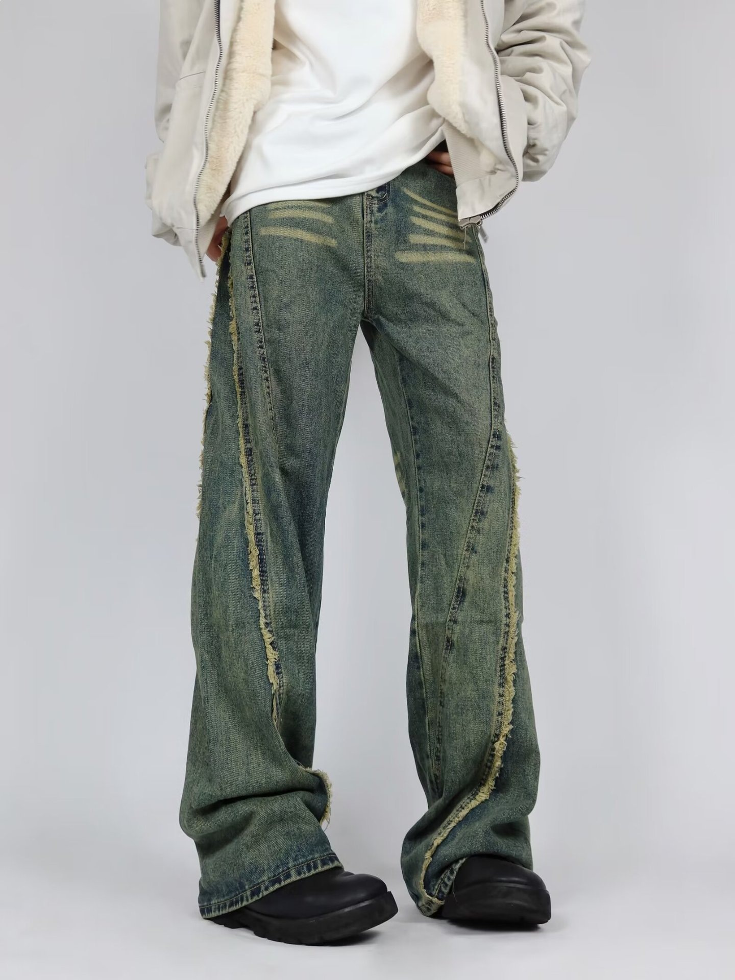 Men's Distressed Straight-Leg Jeans Vintage Washed High Street Denim Pants Raw Hem Slight Flare_mkmklike.com