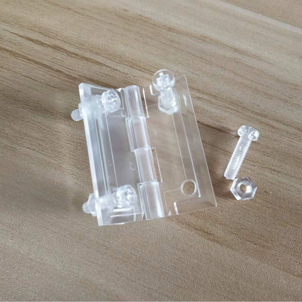 哈泰 Batch stock transparent hard and non-fragile acrylic plastic with holes and screw hinge hinge accessories