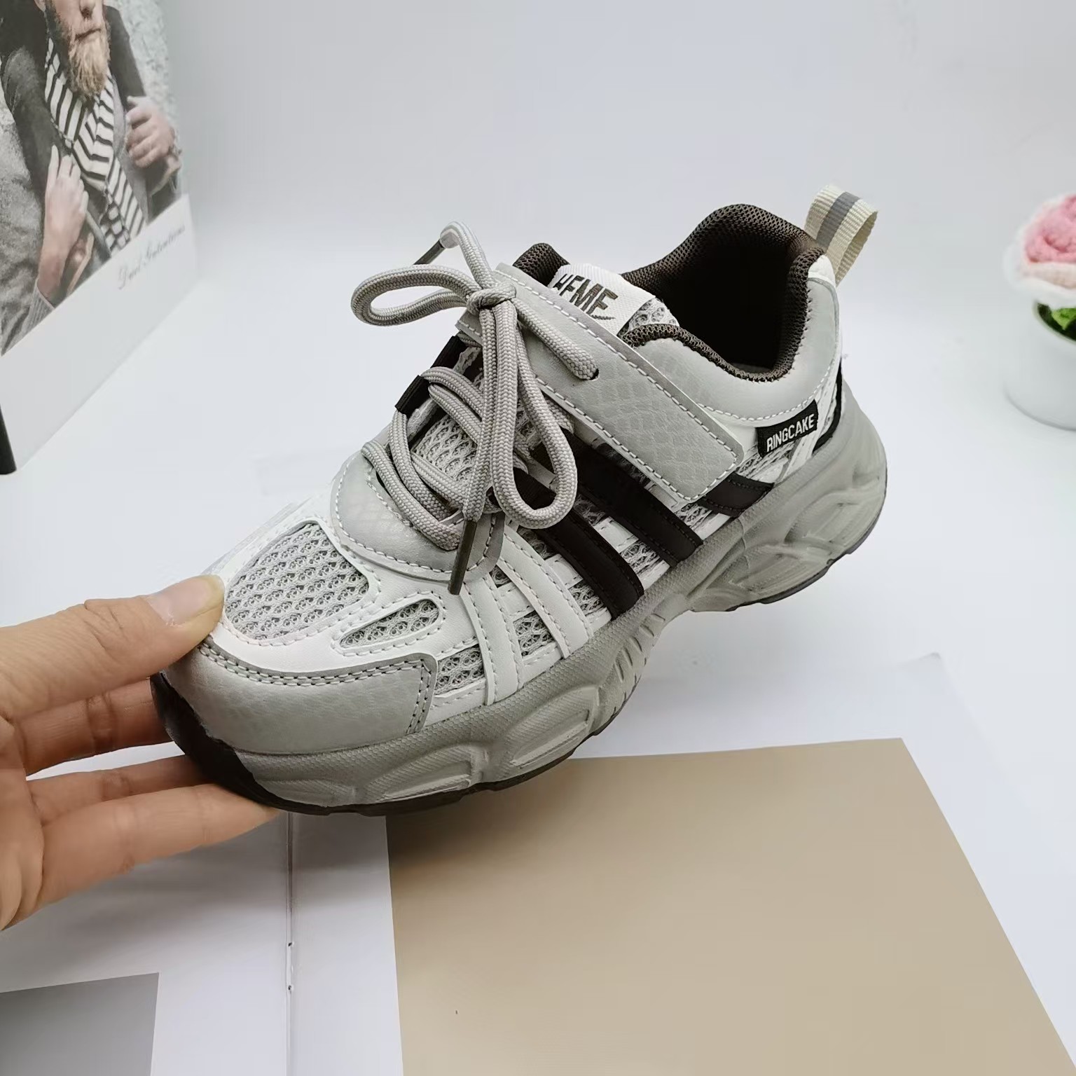 Primavera de niños pequeños y medianos zapatos de papá 2025 primavera transpirables zapatos deportivos casuales para niños zapatos escolares para niñas transpirables y cómodos