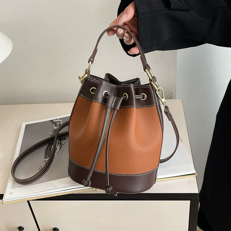 Small design shoulder bag, drawstring