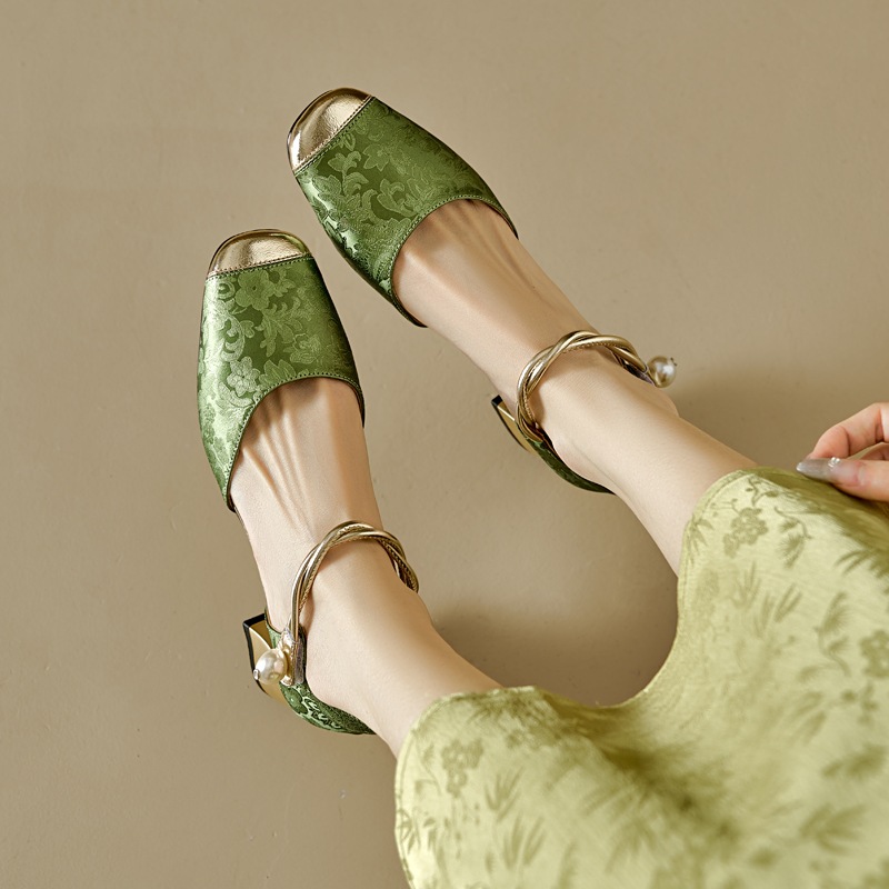 Sandal cao gót nữ bít mũi da bò phong cách Trung Hoa mới, quai ngang một dây, gót vuông ổn định — Màu xanh lá