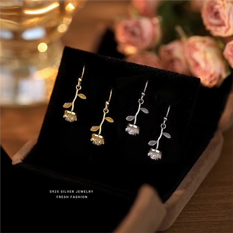 S pure silver fashionable rose for women, versatile temperament, forest style design, ins small fresh earrings_voghion.com