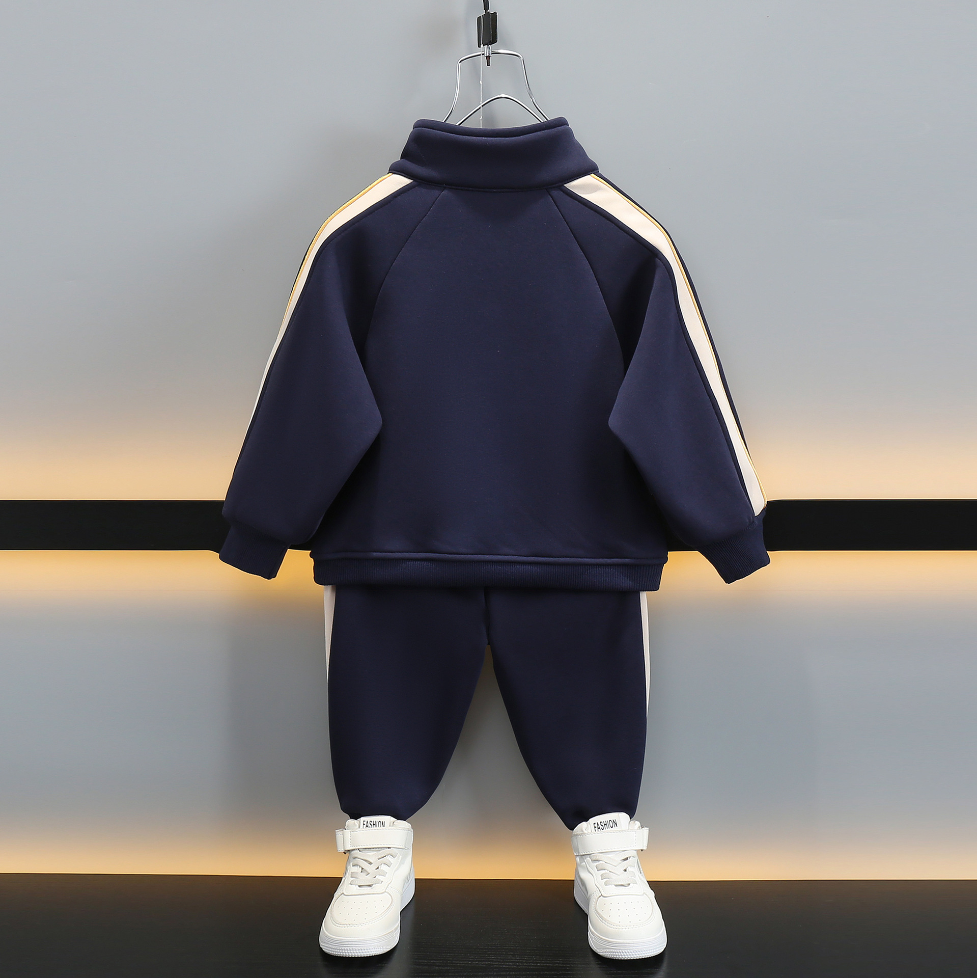 6561 niño más traje de terciopelo otoño e invierno engrosamiento de una pieza suéter de terciopelo de dos piezas para niños invierno estilo occidental bebé ropa para niños