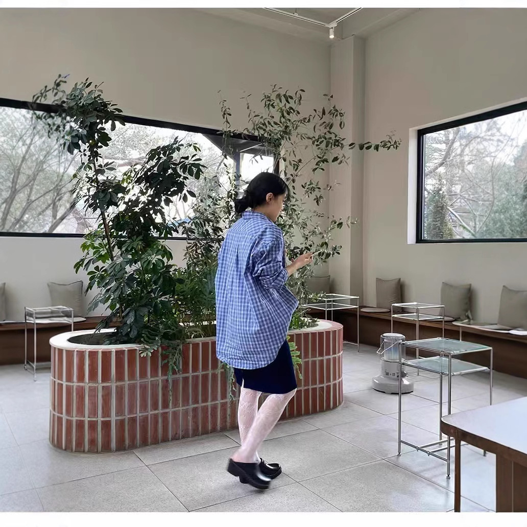 2024 가을 TH * 바 * 그물 블루 격자 무늬 셔츠 싱글 브레스트 클래식 기질 긴 소매 셔츠 커플