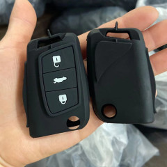 ソース工場卸売りシリカゲルキーセット合金自動車のキーホルダーは各種類のデザインのシリカゲル製品をカスタマイズできます。