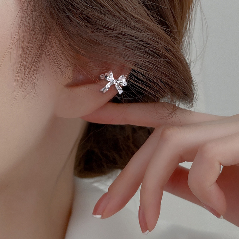 Universal sophisticated ear clips with bow