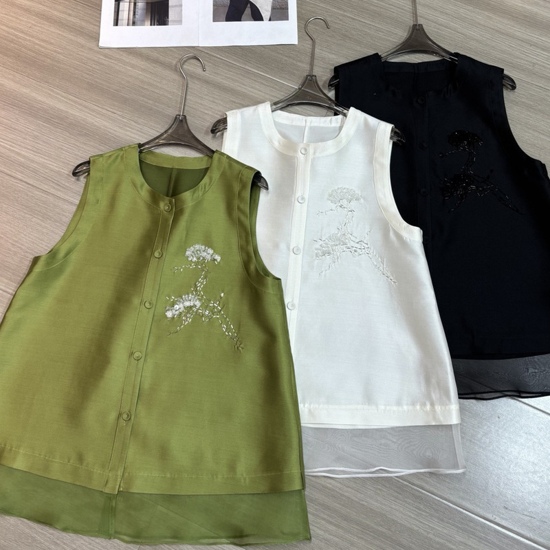Three-color silk and wool hand-beaded patchwork silk organza hem round-neck sleeveless vest + shorts summer set Three-color silk and wool hand-beaded patchwork silk organza hem round-neck sleeveless vest + shorts summer set