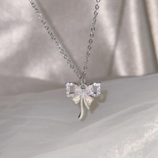 2024 New Colorful Butterfly Necklace Women's Trendy Niche High-end Temperament Design Easiest for Match Clavicle Chain Necklace