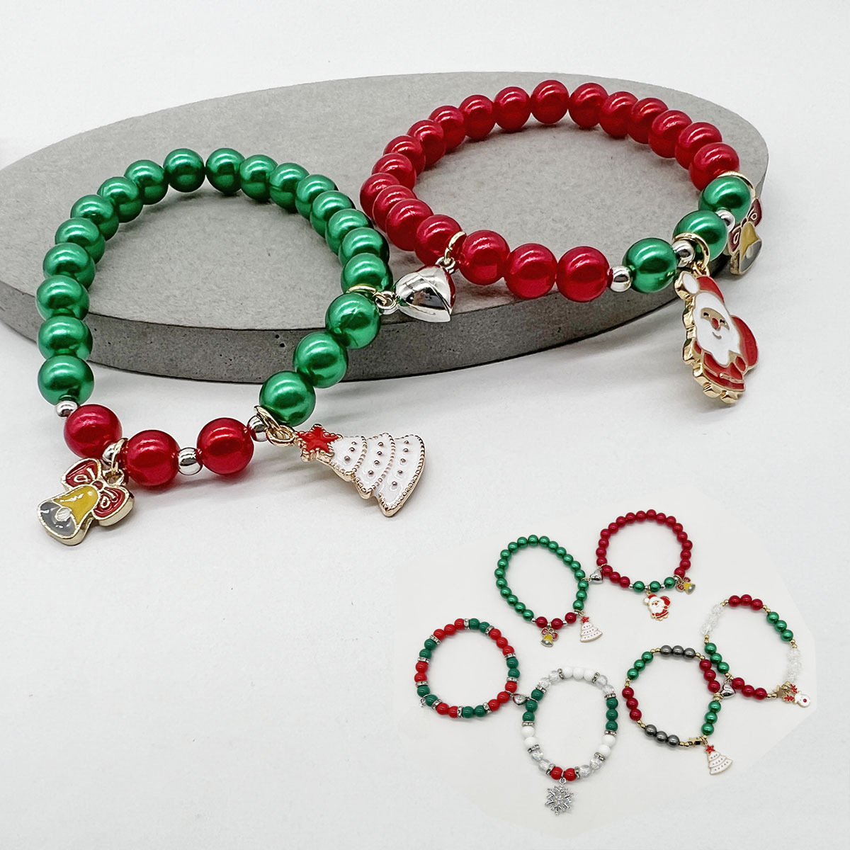 Christmas green beaded bracelet