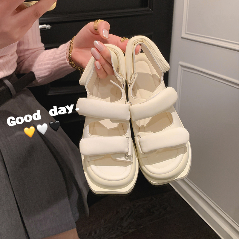 Fashionable casual sandals platform