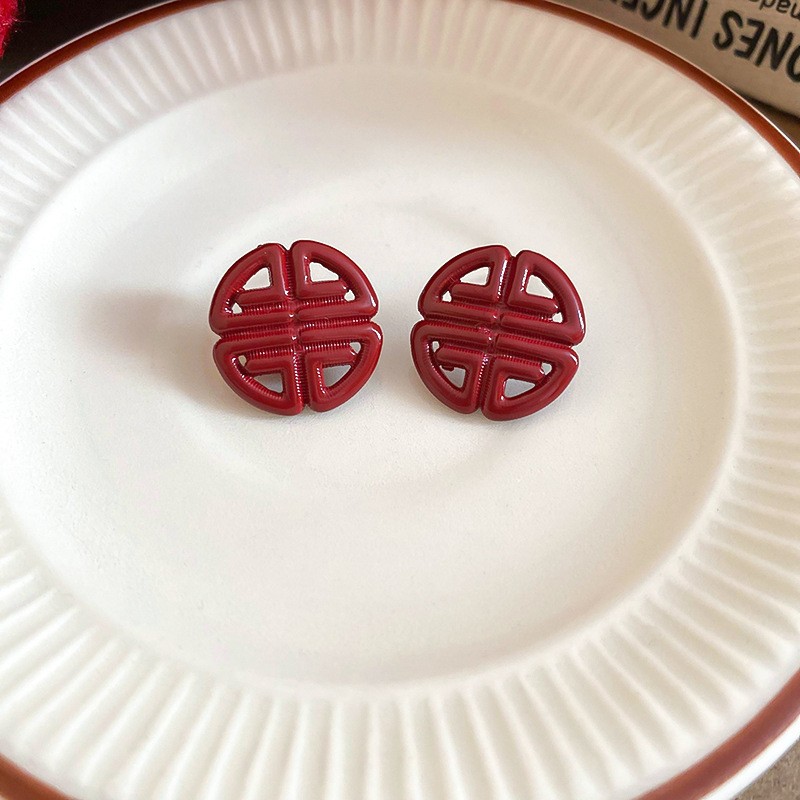 Pendientes de amor con goteo de aceite rojo con aguja de plata, botones de oreja de temperamento de moda de nicho, pendientes simples y de alta gama de estilo de Hong Kong