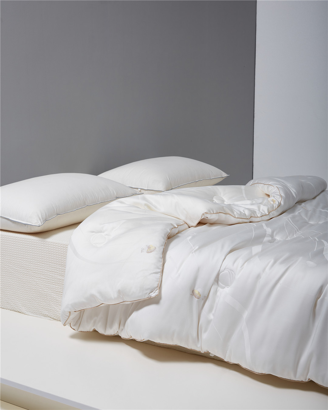 Silk Soybean Quilt100-count Woody Jacquard Quilt Core Skin-friendly And Soft Spring And Autumn Quilt Warm Winter Quilt