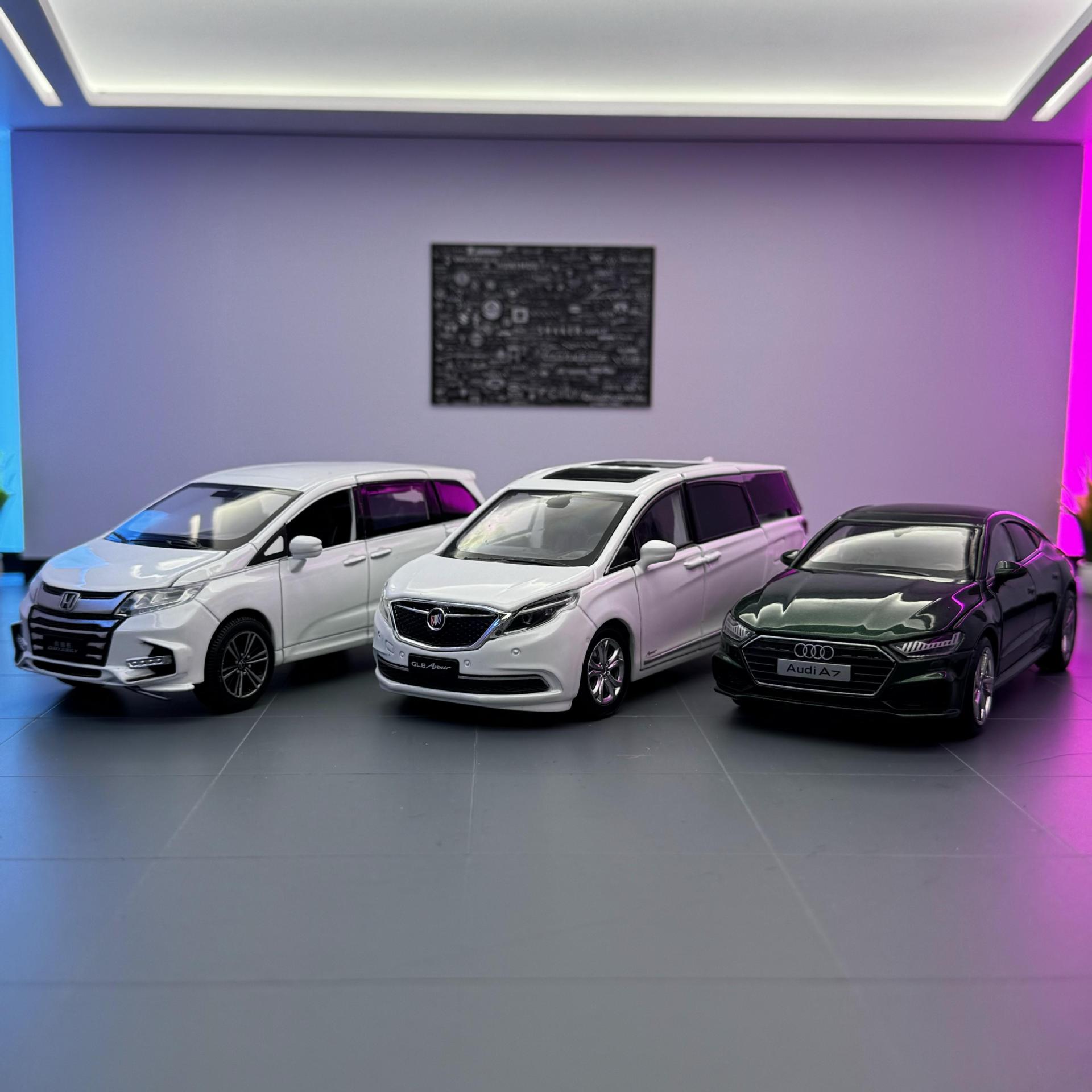 Modelo de coche de aleación JKM 1 a 32 Mitsubishi de LX-9 generación Audi A7 de juguete de luz y sonido de coche modelo de efecto de sonido colección de adornos