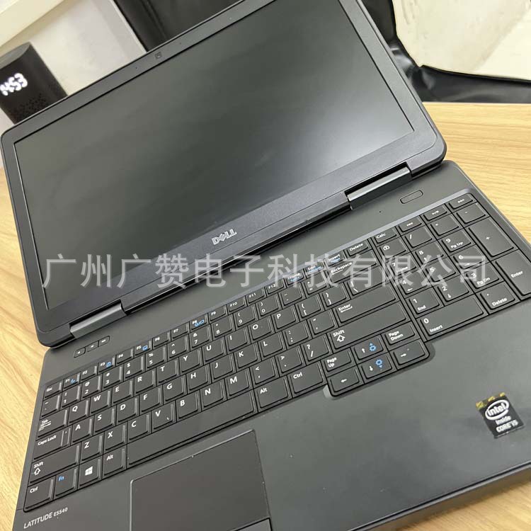 ultra thin handheld laptop