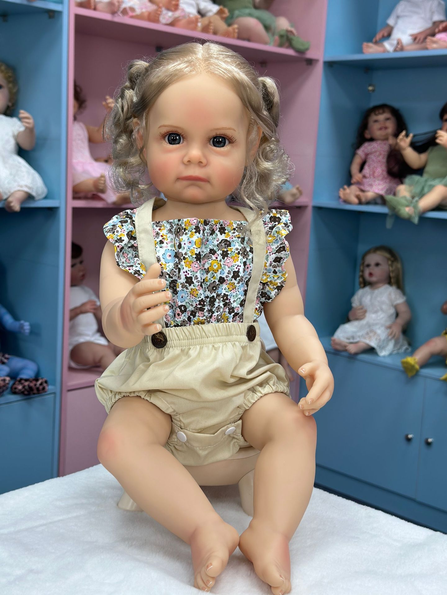 Ropa floral de albaricoque