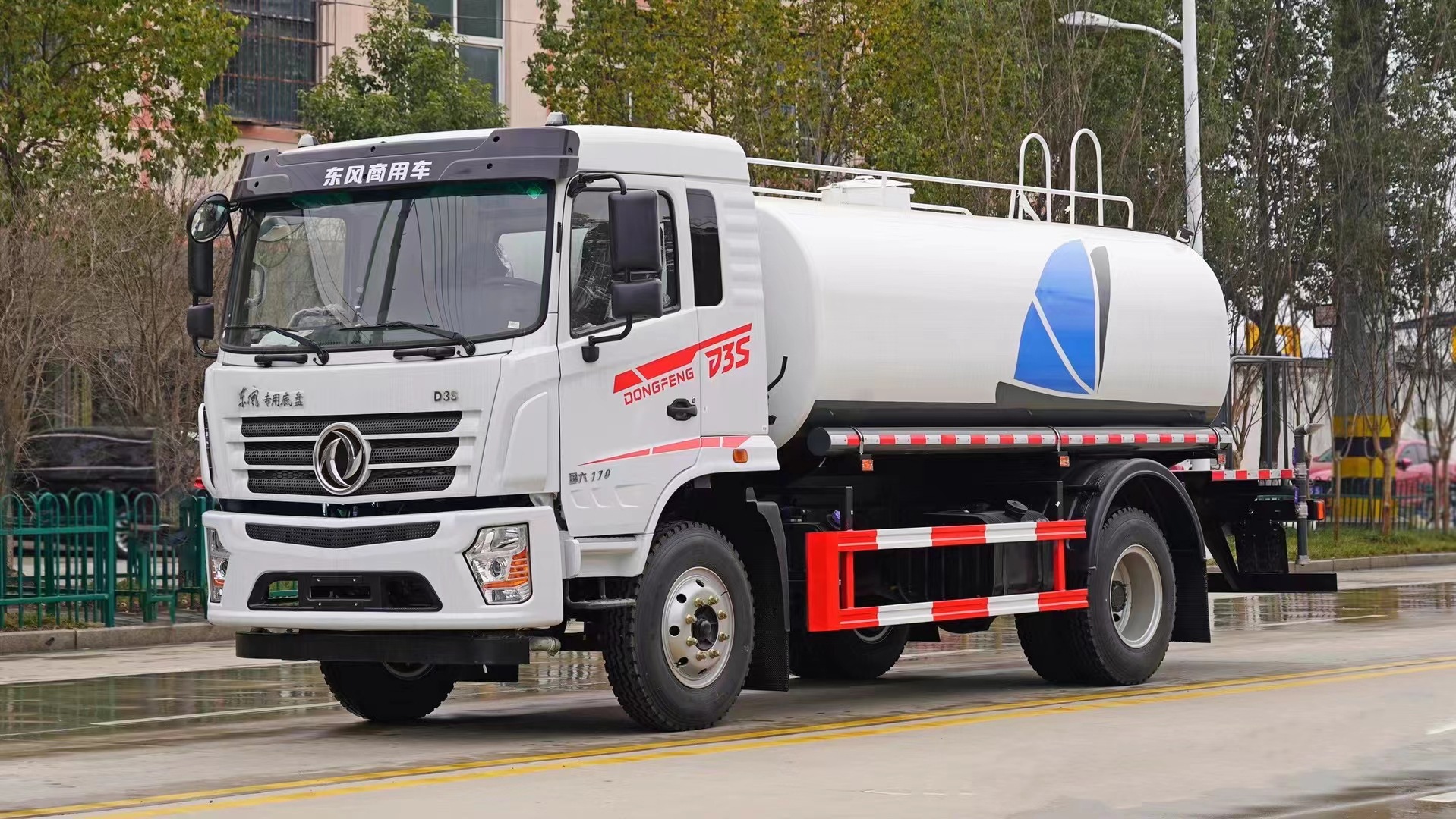 Dongfeng 12-Cubic Meter Sprinkler Truck Manufacturer 15-Ton High-Pressure Water Cannon Sprinkler Truck Agricultural Sanitation and Greening Sprinkler Truck Price