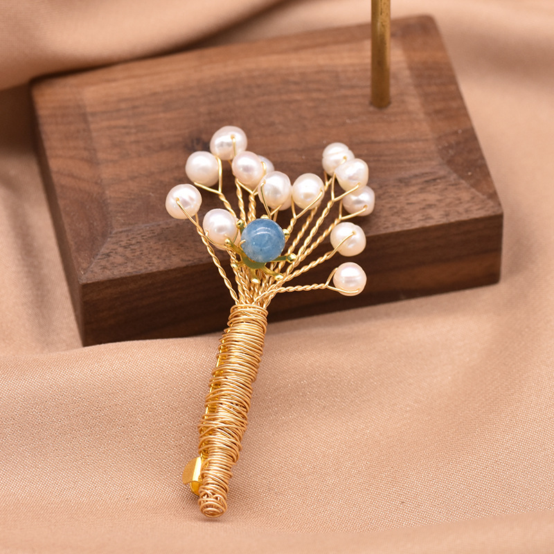 Broche de perlas naturales con borlas de bambú marino y flores, moda de alta gama, redondo y exquisito, broche de perlas estilo Chanel de alta calidad para mujer.