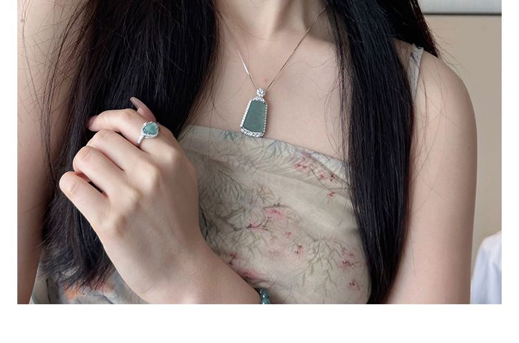 Mặt dây chuyền ngọc bích tự nhiên A hàng xanh nước biển không làm gì, khung bạc sterling đính đá chi tiết 2