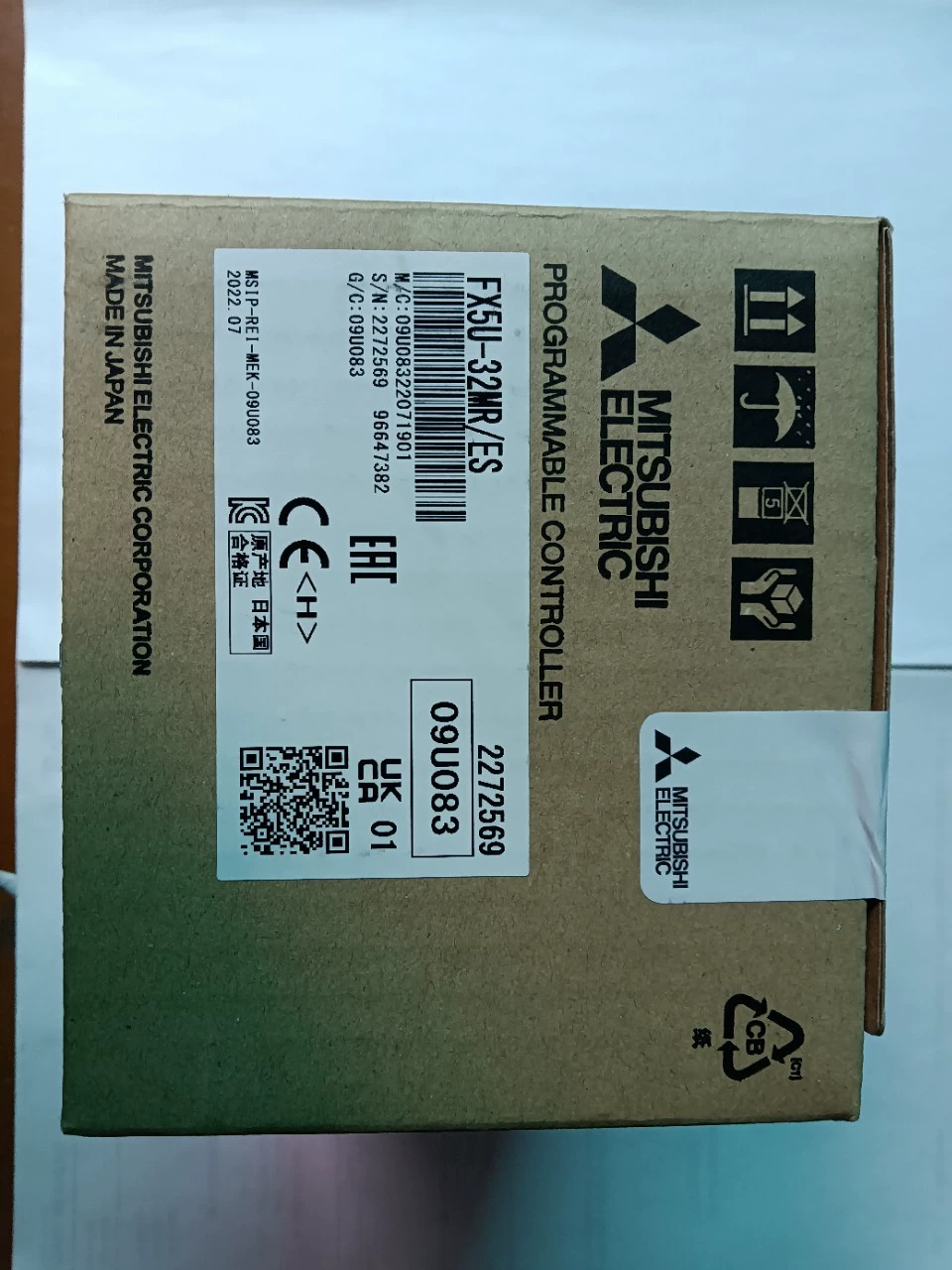 Новый оригинальный FX5U-32MR/ES Mitsubishi PLC 16-точечного входа/16-точечного реле выхода AC питания