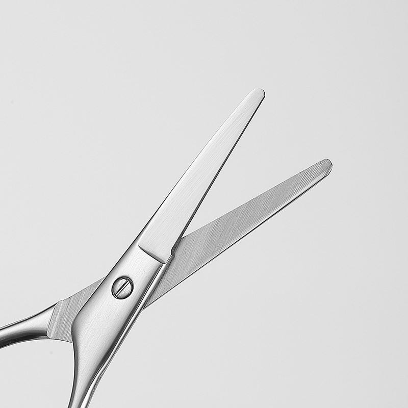 批发不锈钢小绣花线头剪美容剪化妆工具家用修眉剪鼻毛剪胡须剪刀详情7