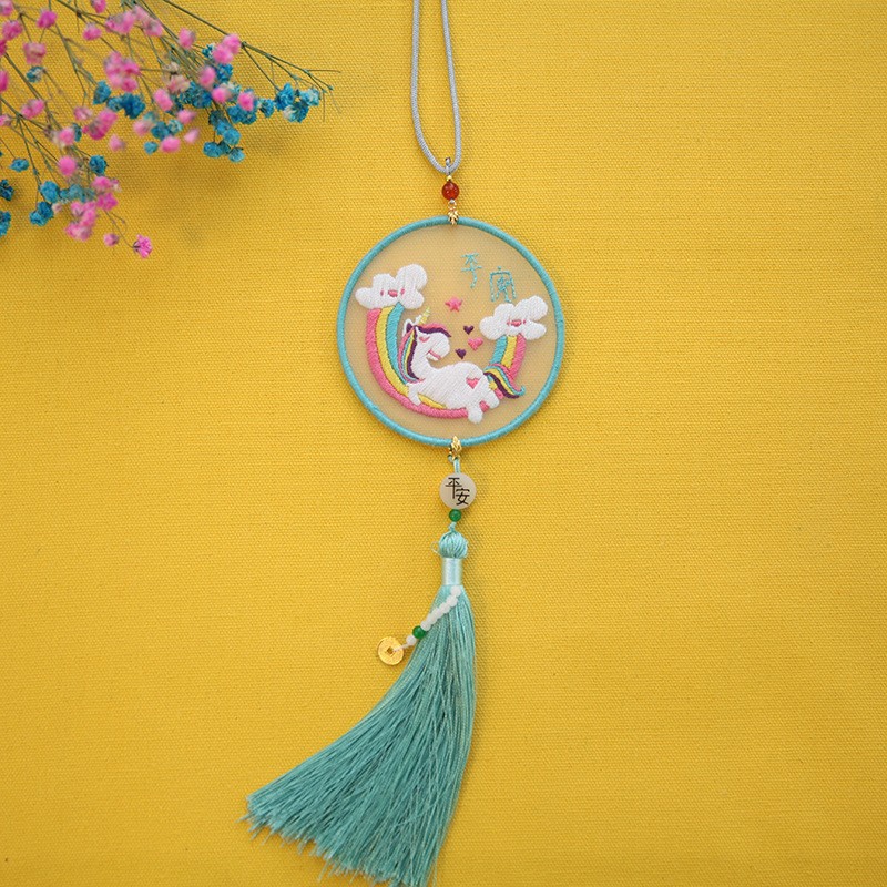 Hilo transparente hecho a mano colgante de doble cara bordado DIY paquete de material bolsita Lu Bordado estilo antiguo bolsita de punto de cruz adornos de coches