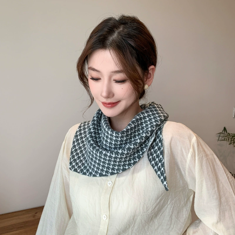 Knitted winter warm scarf, high-quality style