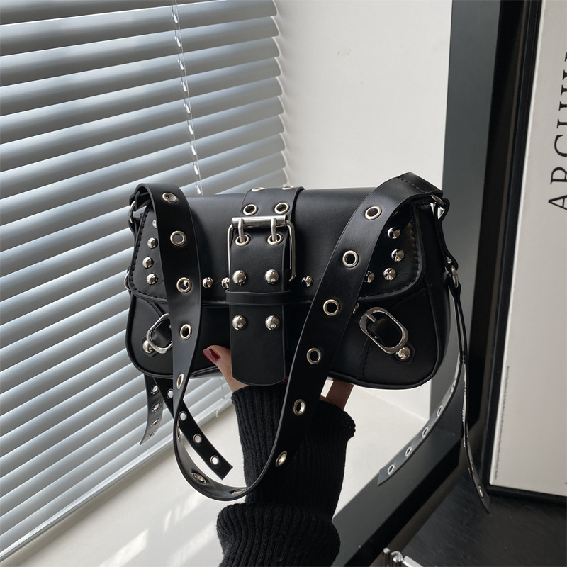 Cross-border 2026 new model, stylish and trendy, rivet leopard print, unique niche underarm bag, biker shoulder bag, baguette bag for women