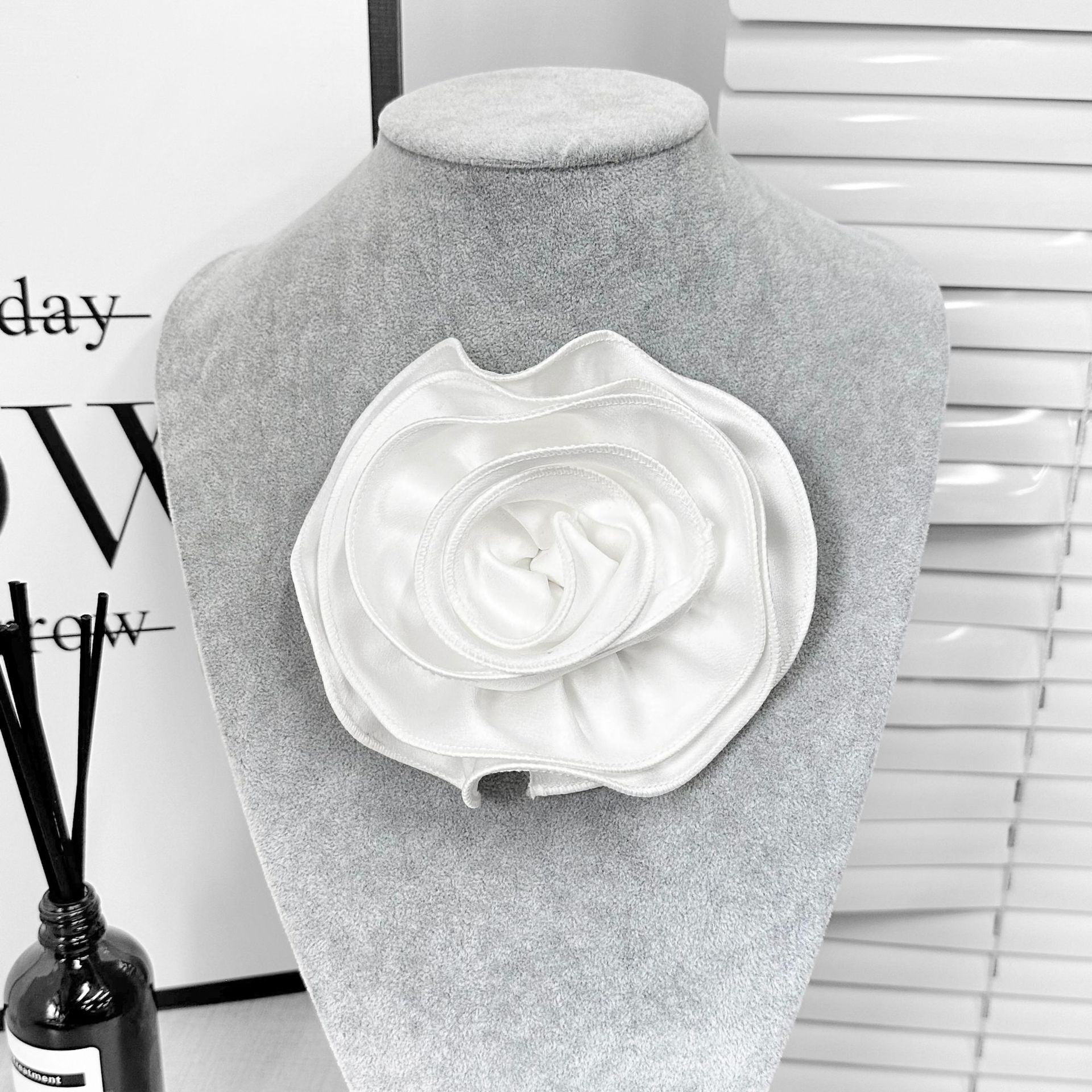 Flores hechas a mano irregulares crimpados accesorios de ropa transfronterizos calientes flores estereoscópicas zapatos sombreros bolsos accesorios de vestido