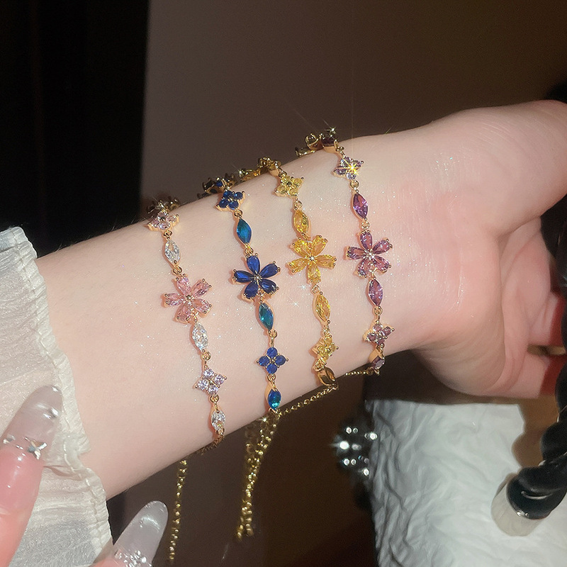 Monet's Garden Colorful Flower Bracelet - Light Luxury Niche Daily Wristband for Commuting, Parties, and Creating Atmosphere