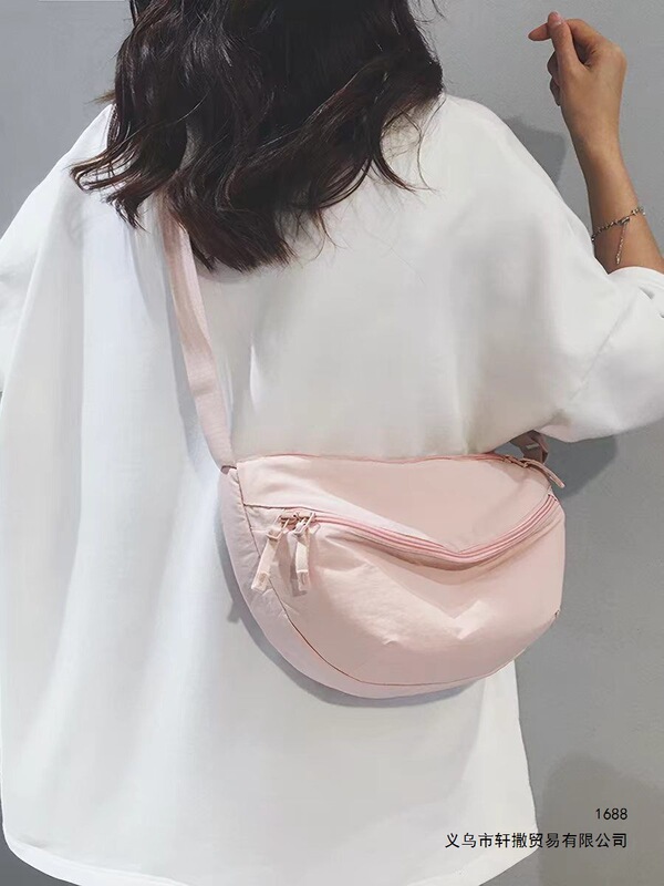 Korean-style, minimalist, and fashionable canvas saddle bag for women, 2026 new collection, casual and versatile, suitable for commuting, a small shoulder bag or crossbody bag Korean-style, minimalist, and fashionable canvas saddle bag for women, 2026 new collection, casual and versatile, suitable for commuting, a small shoulder bag or crossbody bag
