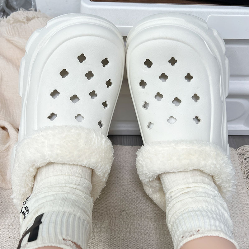 Plush Short Plush Clogs with Removable Inner Lining for Autumn and Winter, Comfortable and Warm Lining Shoe Covers to Prevent Cold and Frostbite on Feet Plush Short Plush Clogs with Removable Inner Lining for Autumn and Winter, Comfortable and Warm Lining Shoe Covers to Prevent Cold and Frostbite on Feet
