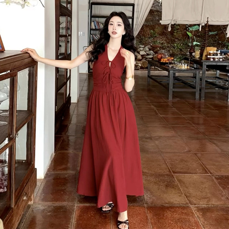 Red Tie-Neck Halter Dress for Women, 2026 Summer New Style, Waist-Cinching, Slimming, Long Flared Skirt, Vacation Beach Dress