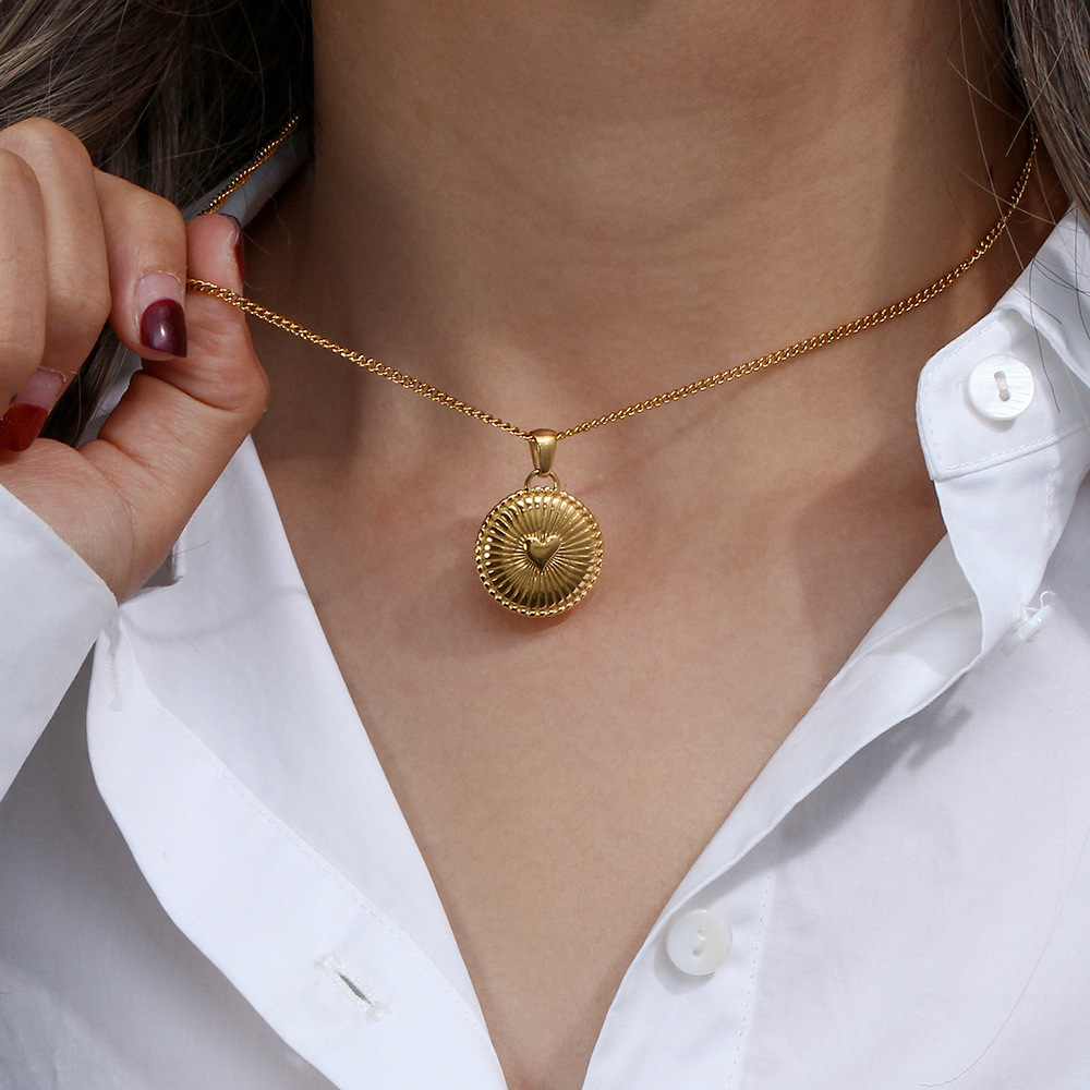 Retro Round Heart Shape Stainless Steel Pendant Necklace Plating Stainless Steel Necklaces_colorza_5