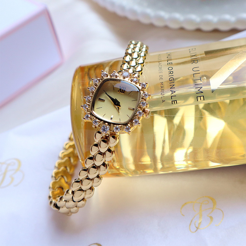 Women's Retro Quartz Watch Fashionable Delicate Chain High End Small Square Design For Ladies_voghion.com