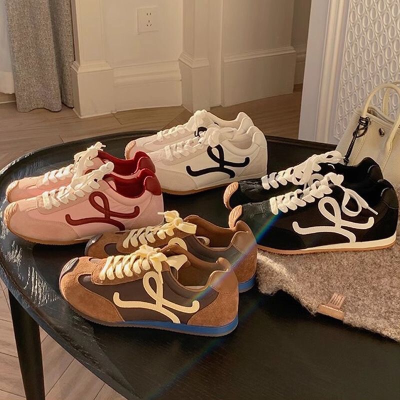 2026 Spring and Autumn New Fashion Ins Trendy Lightweight Running Shoes Niche Retro Casual Sports Shoes Women's Trendy Sneakers