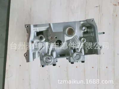 Supply high quality 4N15 cylinder head cylinder head cylinder head assembly 1005C961,1005C644