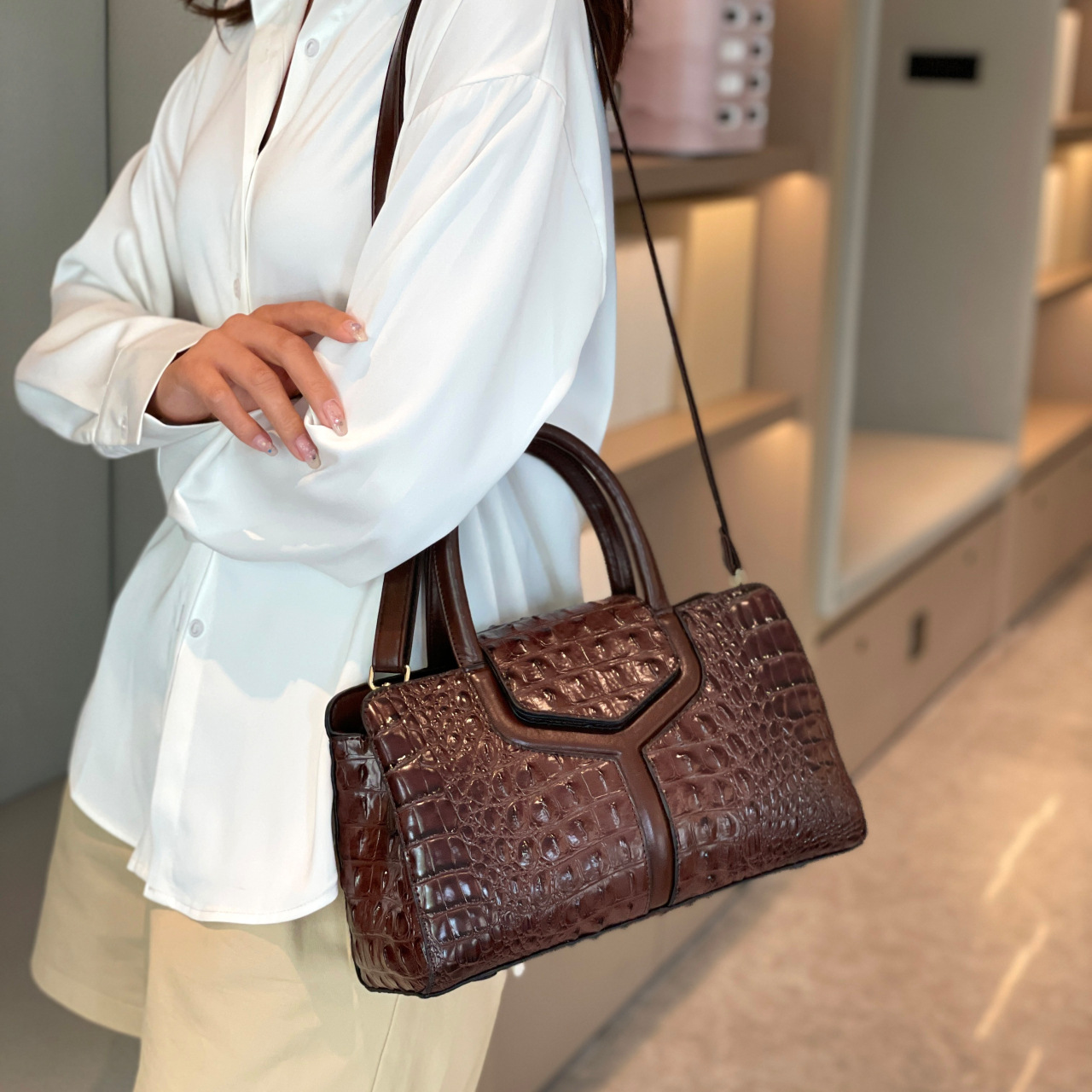 New Women's Handbag With Textured Crocodile Pattern, European And American Fashion Shoulder Bag, Large-capacity Stylish_voghion.com