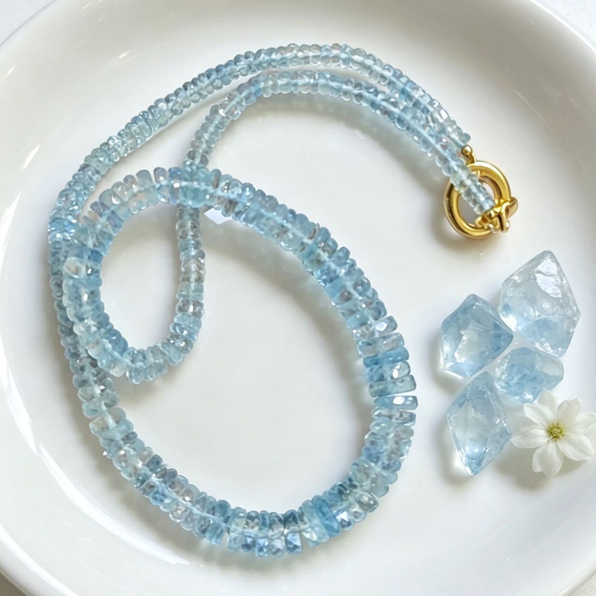 Original Aquamarine Stone with Sea Blue Cut, S925 Silver Exquisite Design, High-Quality Crystal Necklace