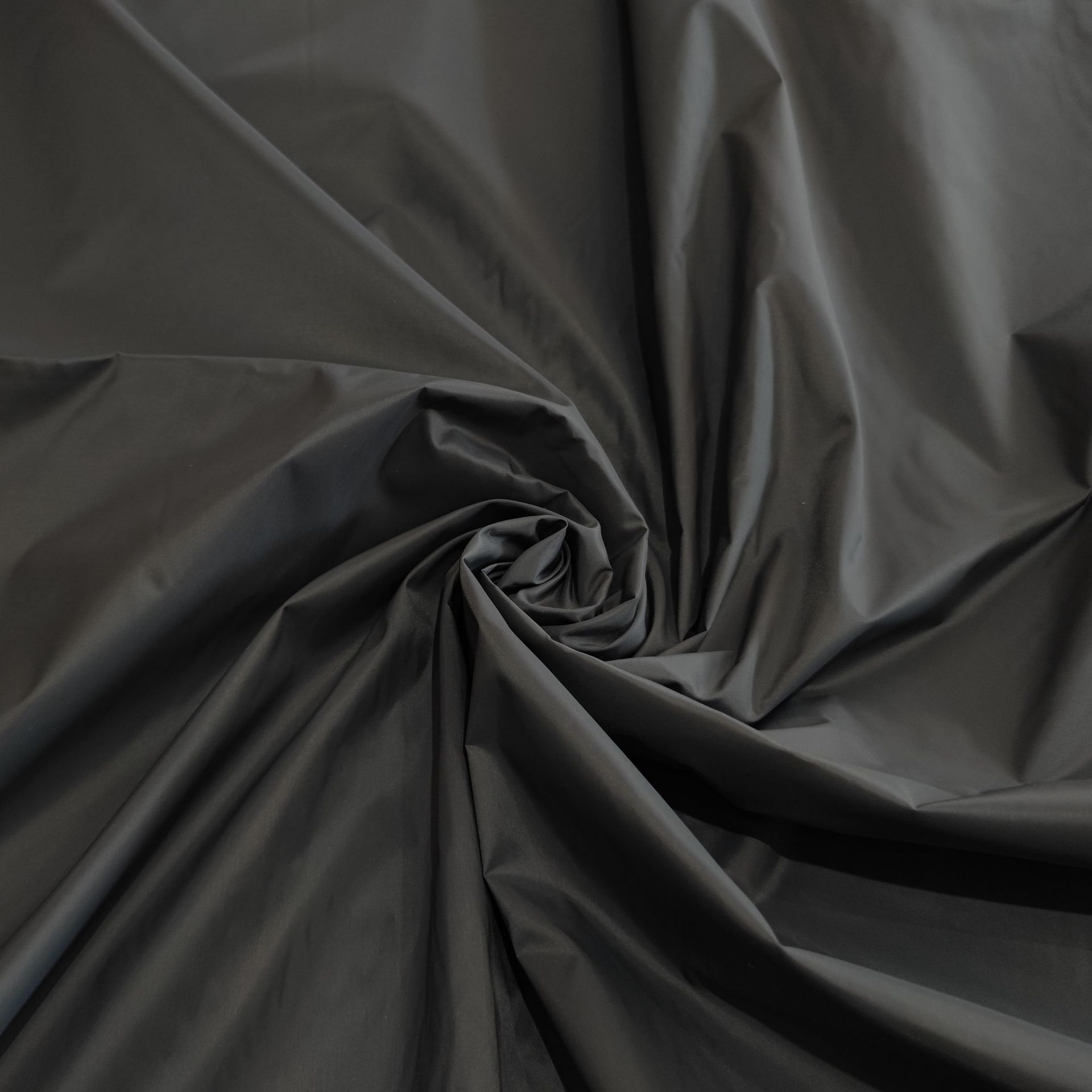 Black 380T anti-pilling nylon fabric E06 down jacket, skiwear, raincoat, sleeping bag, tent, coated fabric