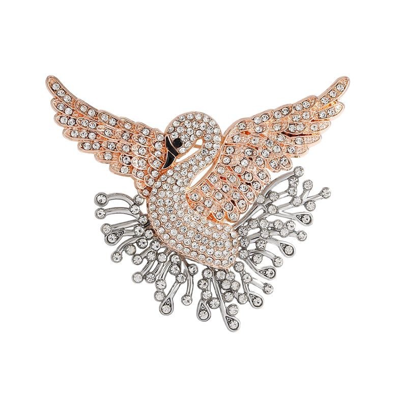 Broche barroca elegante em filigrana com cristais legado_voghion.com