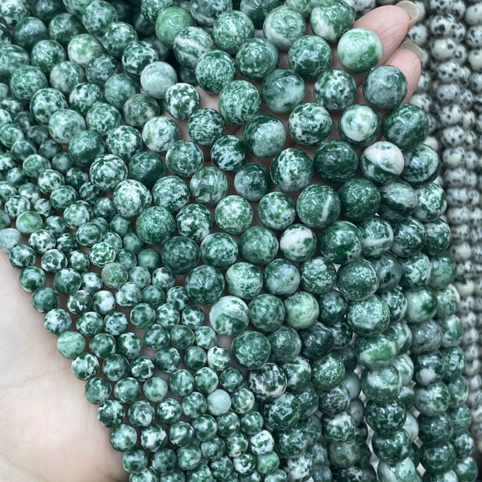 Organic round beads