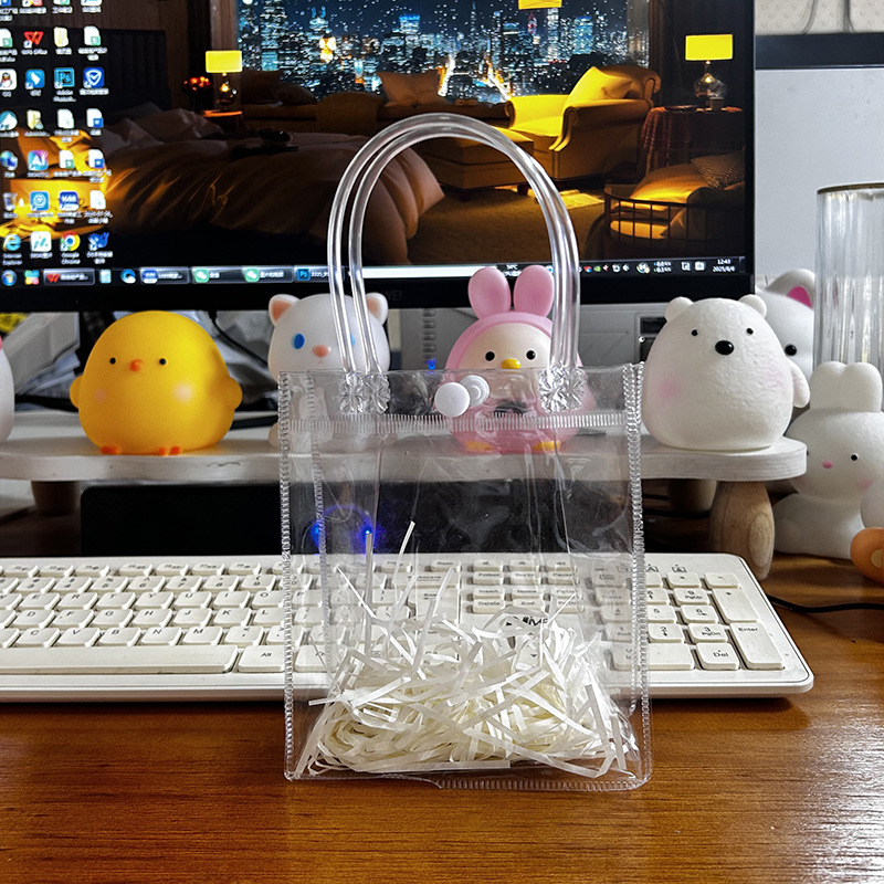 Gift bag with raffia