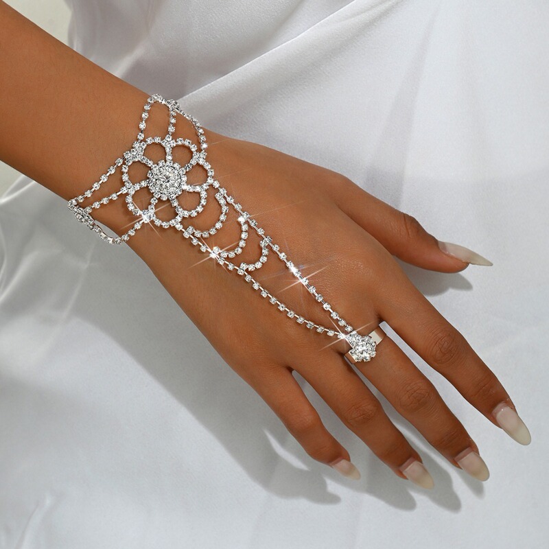 AliExpress Hot-selling Nightclub Ball Exotic Bracelet Women's Geometric Colored Diamond Finger Bracelet Chain Rhinestone Bracelet