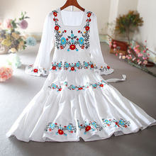 文艺小清新方领刺绣花荷叶边中长款大摆连衣裙子高腰气质收腰长裙