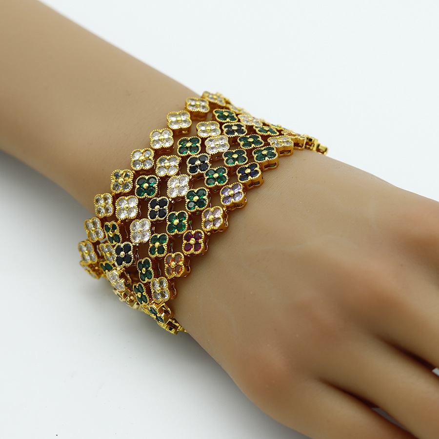 Elegant Zircon Four-leaf Clover Bangle Bracelet For Women_voghion.com