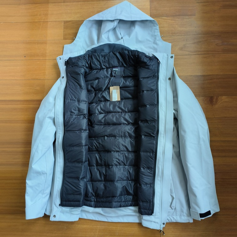 Chaqueta tres en uno para comercio exterior con forro de plumón, abrigo softshell impermeable con capucha para invierno.