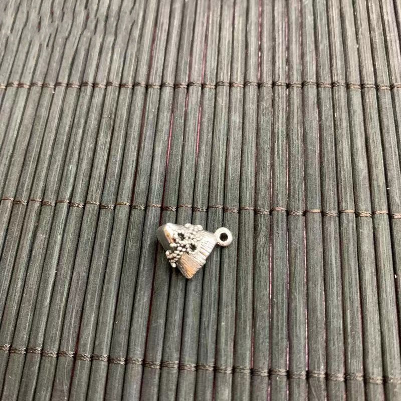 Bow silver -colored little rice dumplings