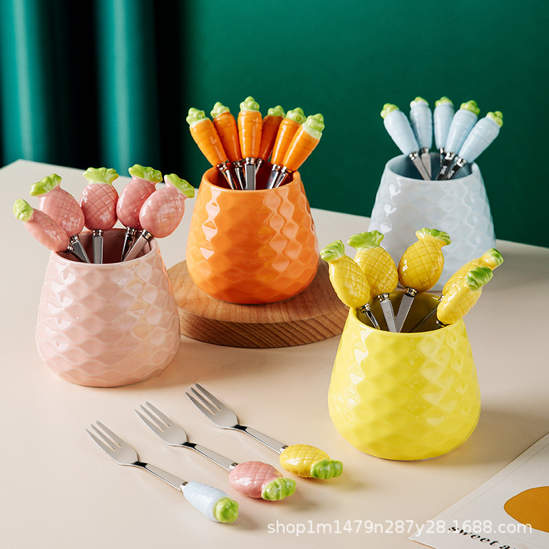 304 creativo pastel de acero inoxidable Tenedor de fruta de alta gama lindo niños seguridad fruta palo pequeño tenedor luz colección de lujo